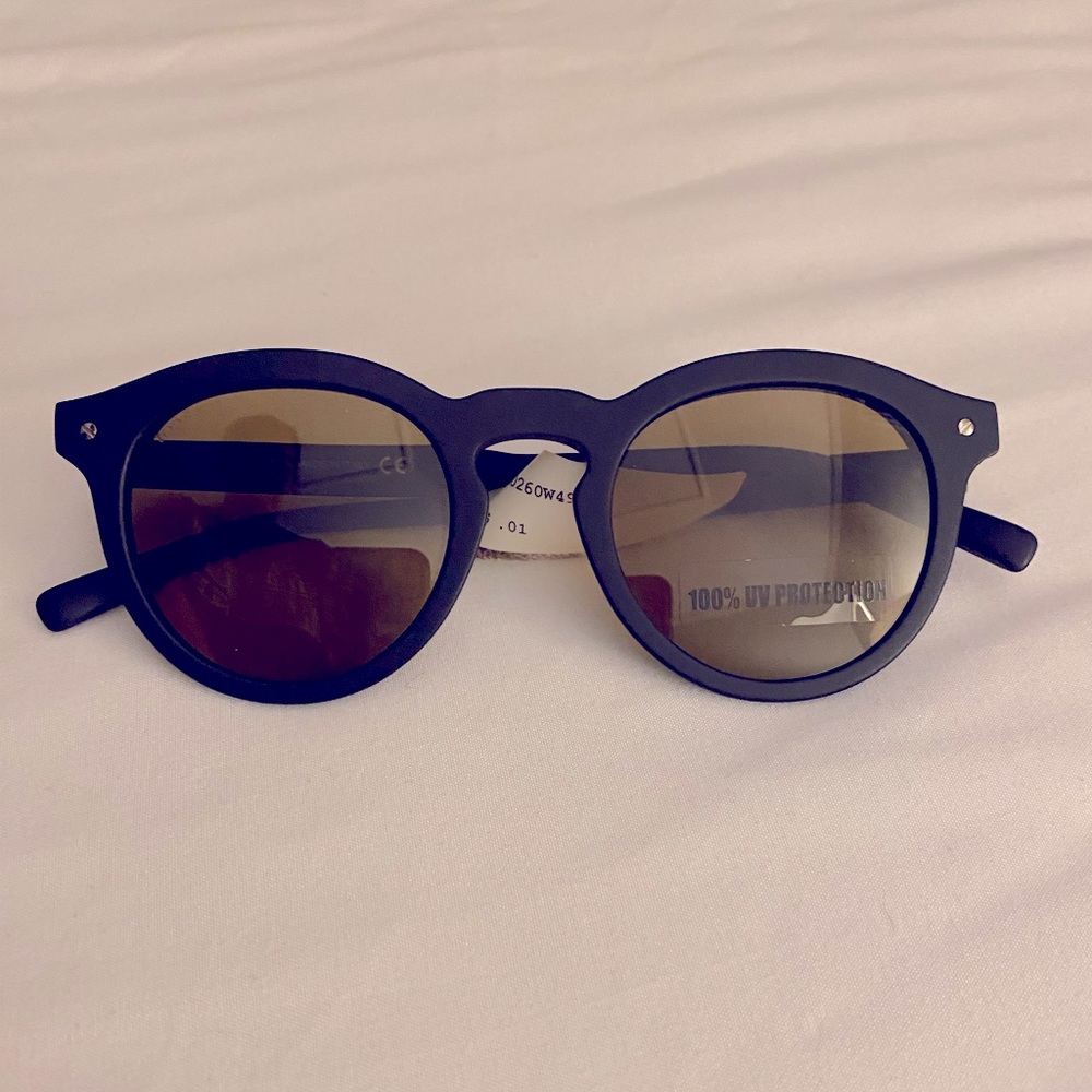Brand new, black Tod’s sunglasses